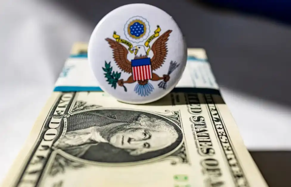 ¿Cuánto cuesta emigrar de Argentina? Presupuesto real