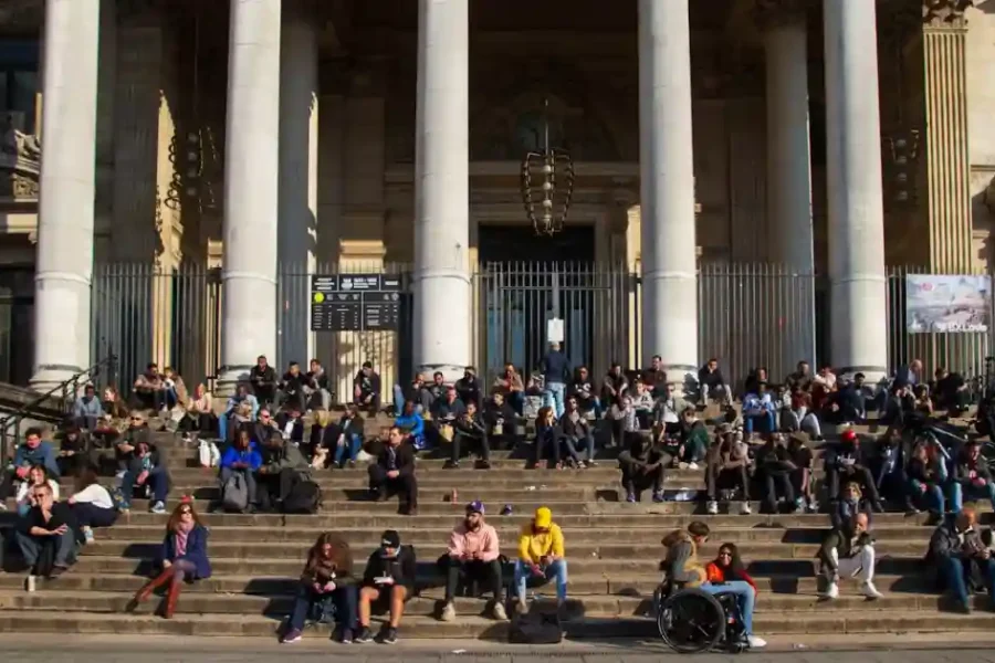 Cómo elegir ciudad para emigrar: guía real