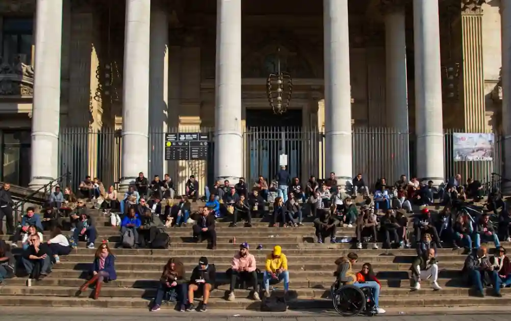 Cómo elegir ciudad para emigrar: guía real