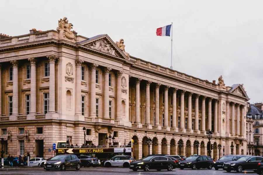 Visa para vivir en Francia siendo argentino: guía real