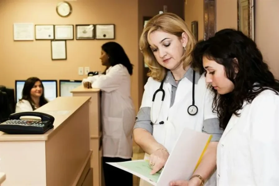 Guía de seguro médico para el emigrante argentino